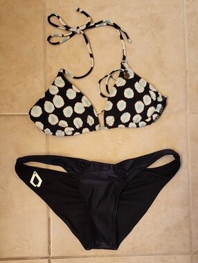 Volcom Black and Aqua Polka Dot Triangle Bikini - XS Top + S Bottoms